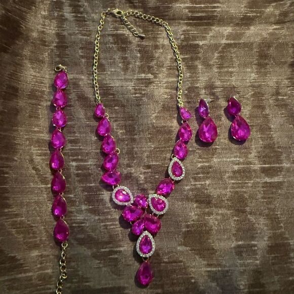 Wedding Bridal Teardrop Austrian Crystal Statement Necklace Gold Plated Set - Picture 7 of 7